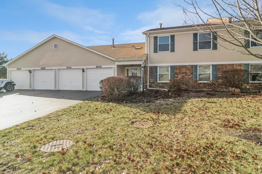 606 N Deer Run DR #10B11, Palatine, IL 60067