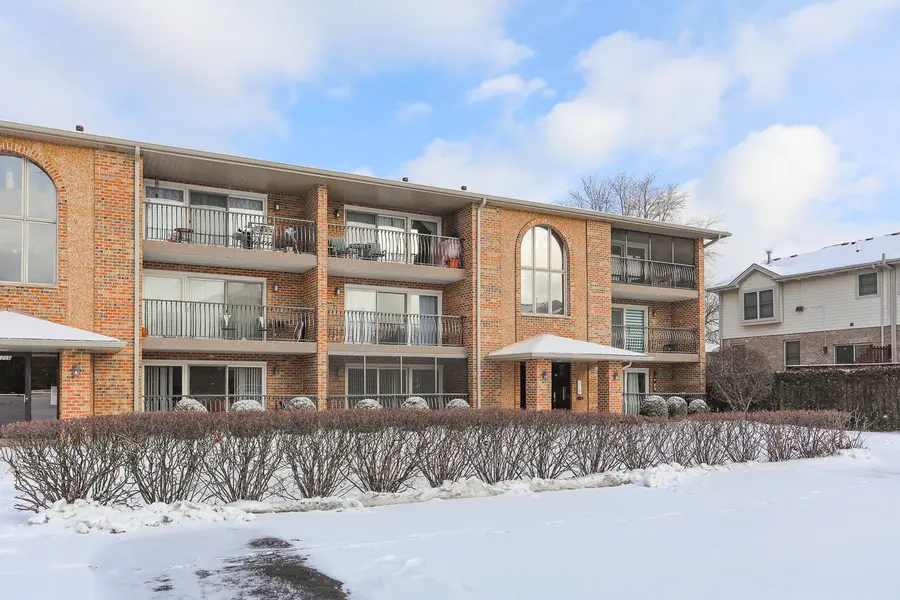 8204 W 111th ST #2-1B, Palos Hills, IL 60465