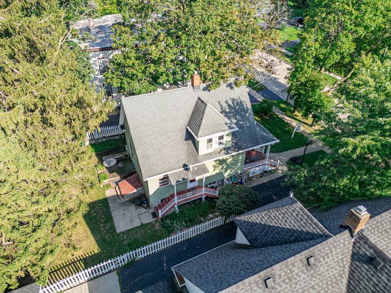213 Grove ST, Woodstock, IL 60098