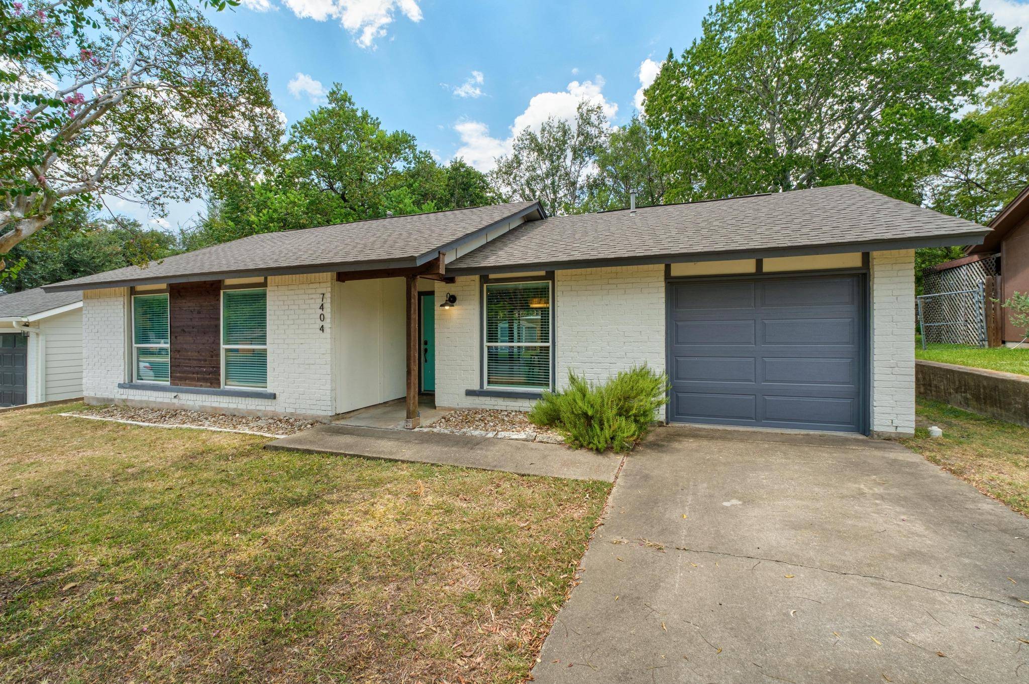 7404 Lunar DR, Austin, TX 78745