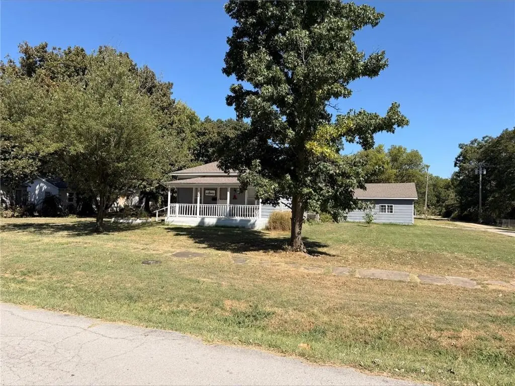 204 E Maple ST, Girard, KS 66743