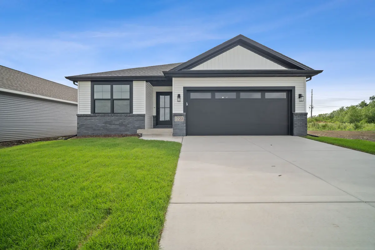 1227 Slate ST, Normal, IL 61761