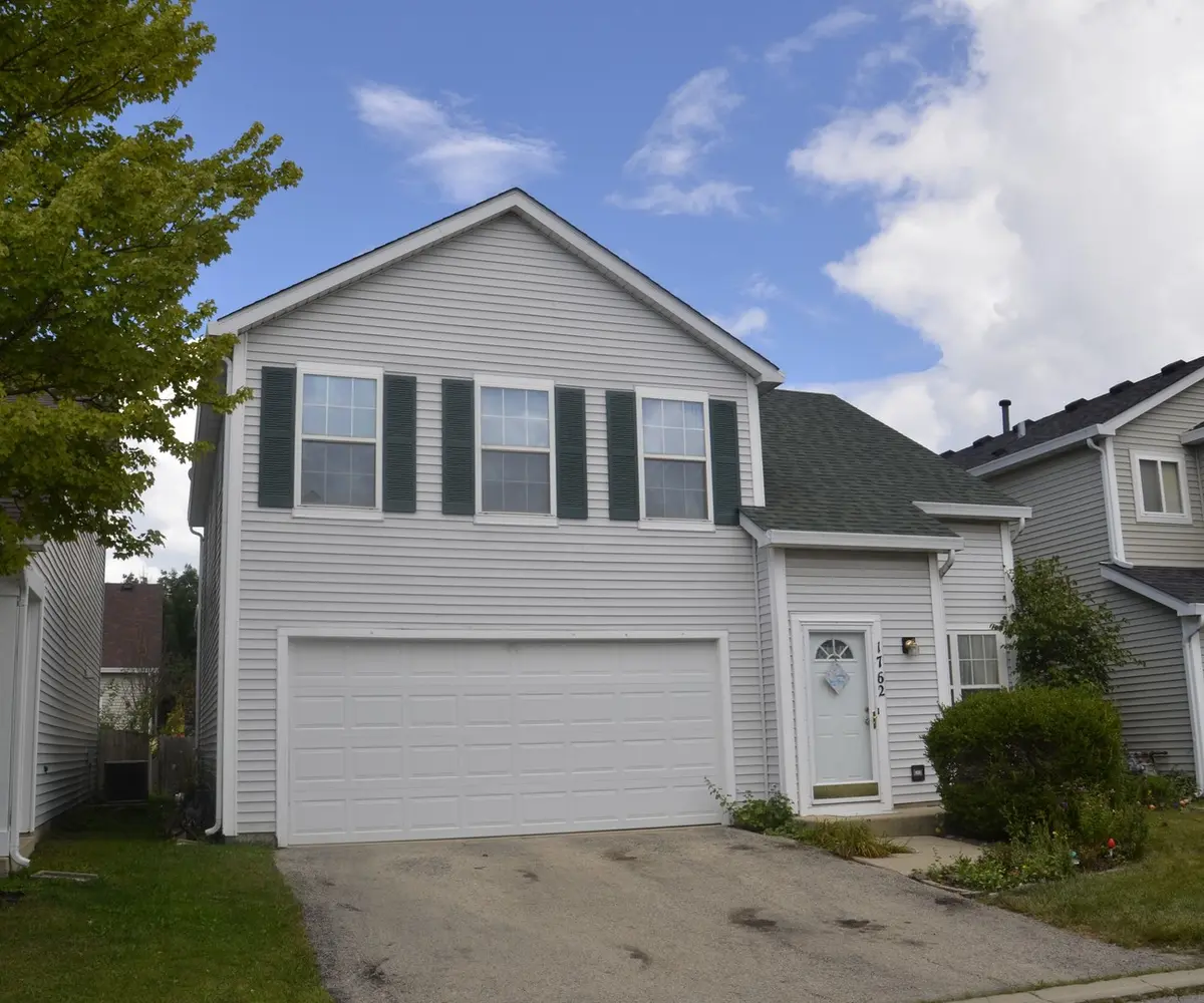1762 Walnut Park LN, Aurora, IL 60504