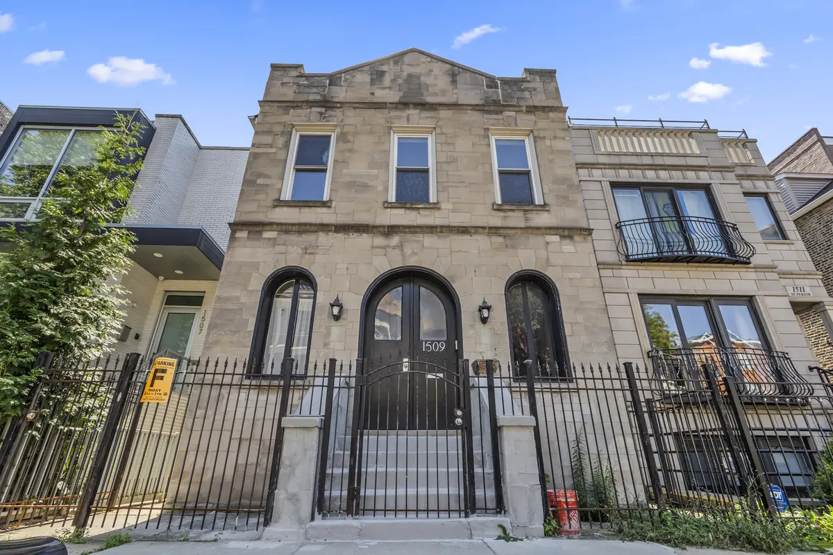 1509 W Superior ST, Chicago, IL 60642