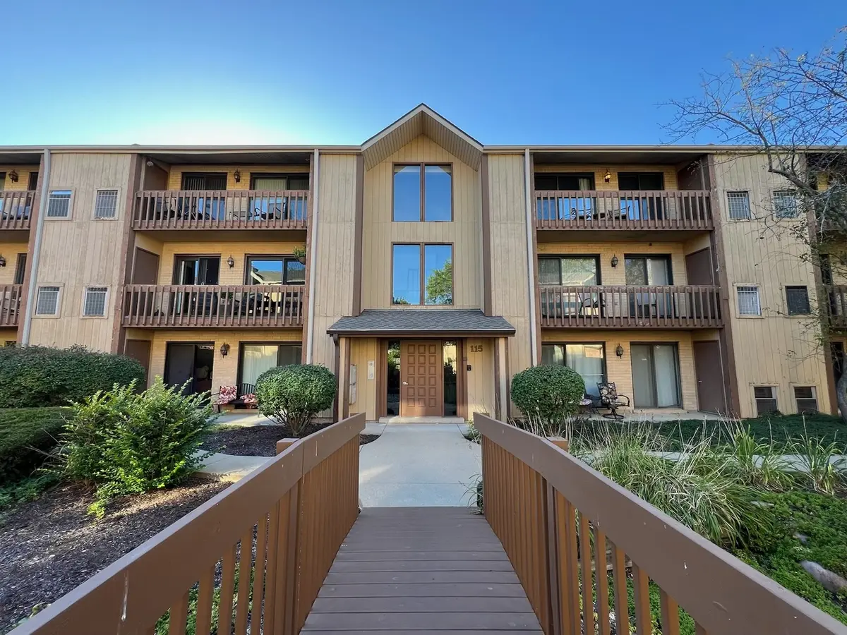 115 Olesen DR #3I, Naperville, IL 60540