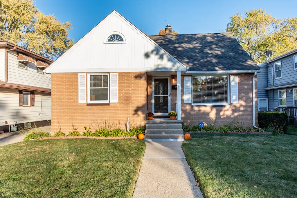 1009 Leith AVE, Waukegan, IL 60085