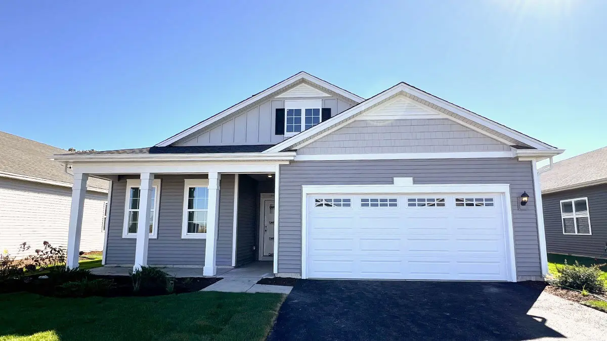 807 Plateau DR, Pingree Grove, IL 60140