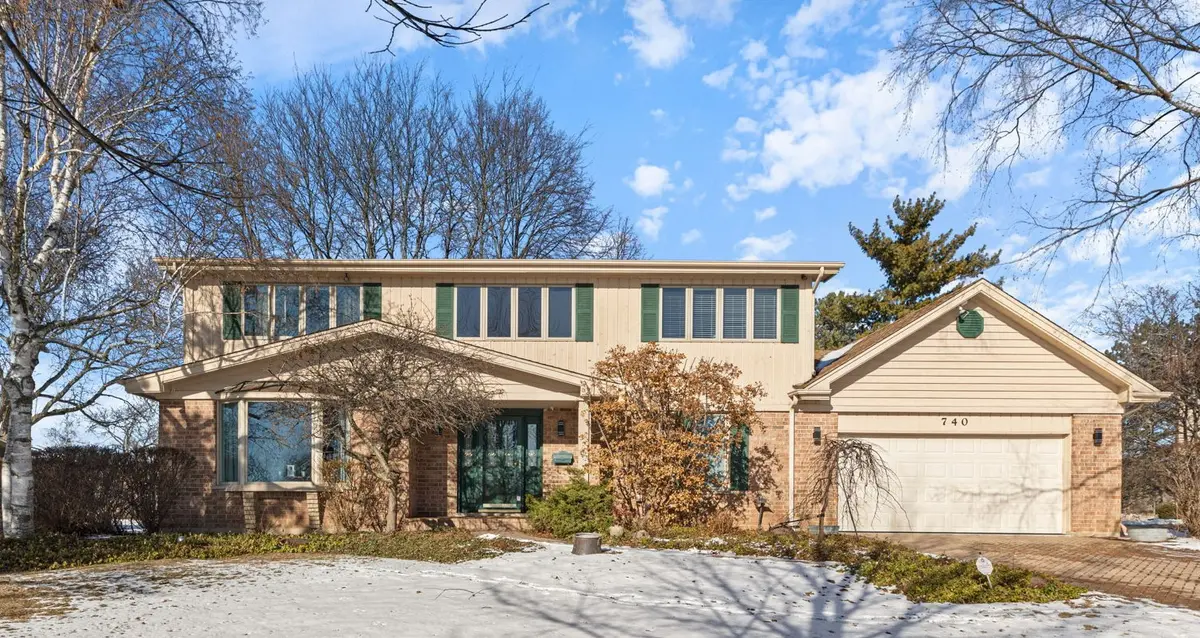 740 WINSTON DR, Elk Grove Village, IL 60007