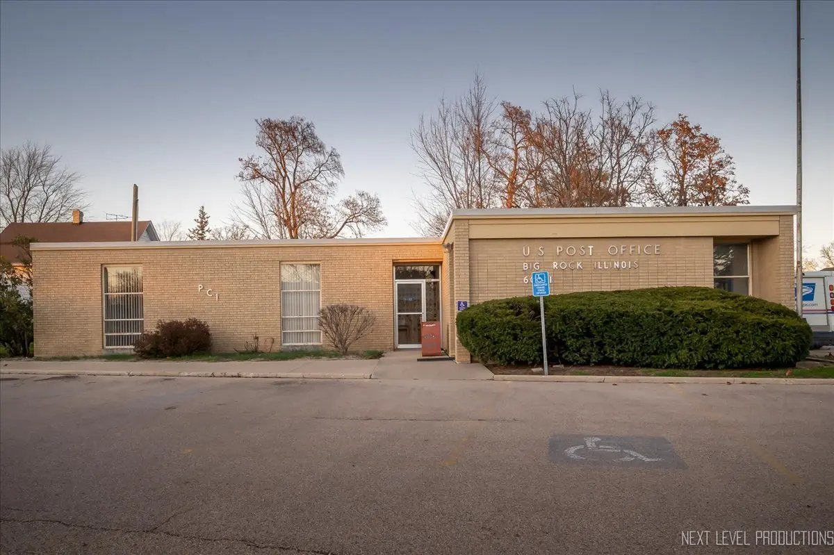 100 E 1st ST, Big Rock, IL 60511