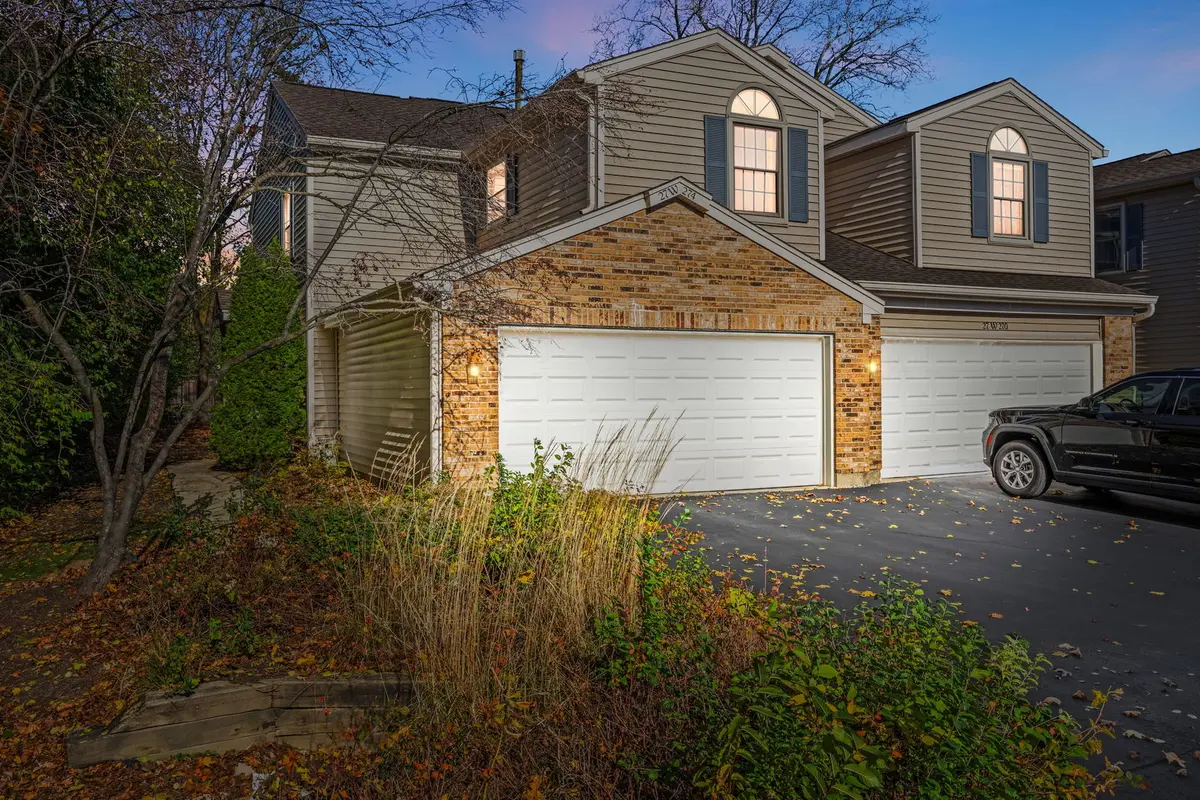 27W274 Jefferson CT, Winfield, IL 60190