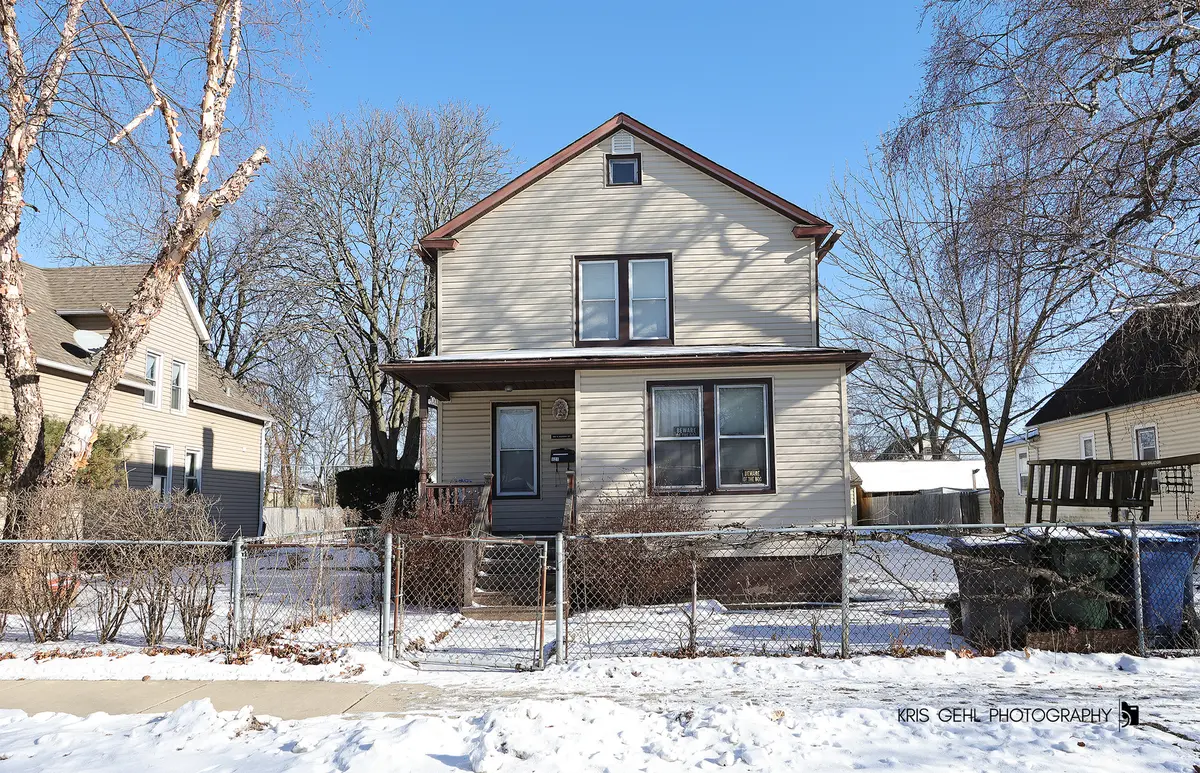 921 S Victory ST, Waukegan, IL 60085