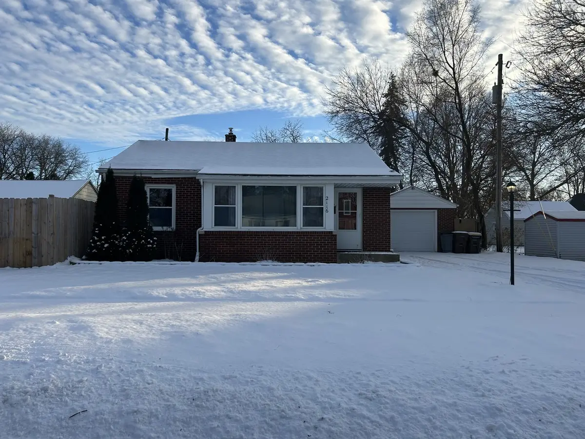 2116 Van Wie AVE, Rockford, IL 61103