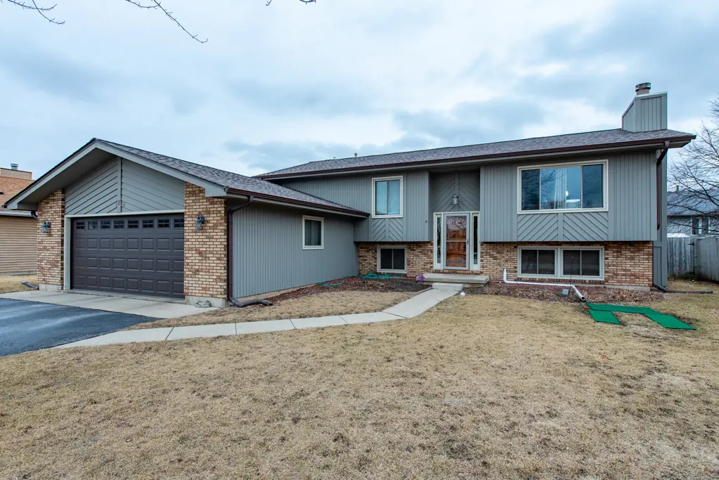 175 Meadow View ST, Antioch, IL 60002