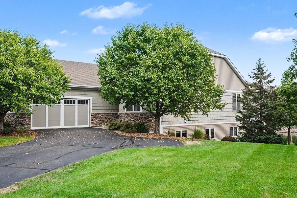 10776 Lyndale Bluffs TRL, Bloomington, MN 55420