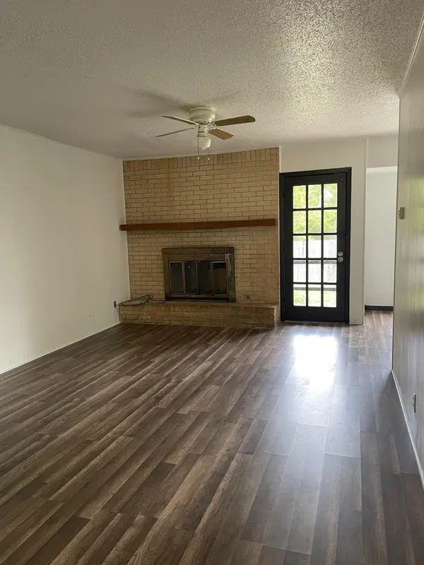 2015 Greenbrook PKWY #B, Austin, TX 78723