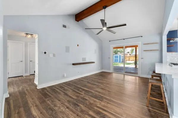 7404 Lunar DR, Austin, TX 78745