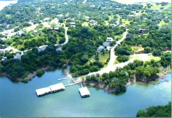1039 Coventry RD, Spicewood, TX 78669