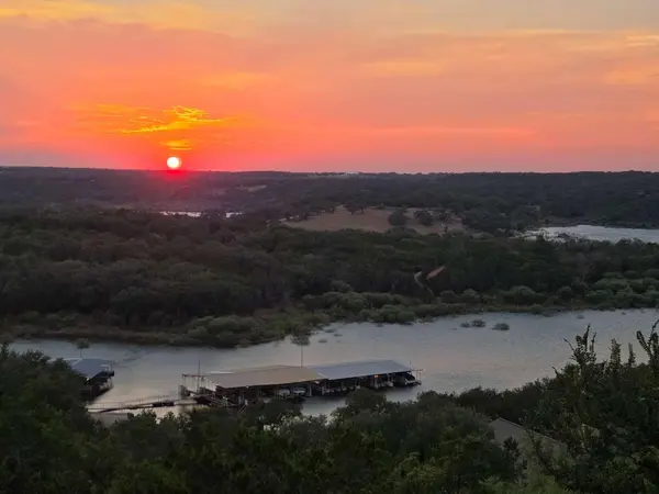 1039 Coventry RD, Spicewood, TX 78669