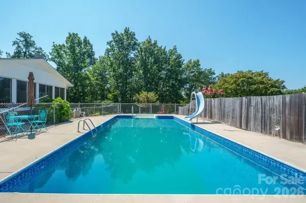 97 Willow CT, Taylorsville, NC 28681