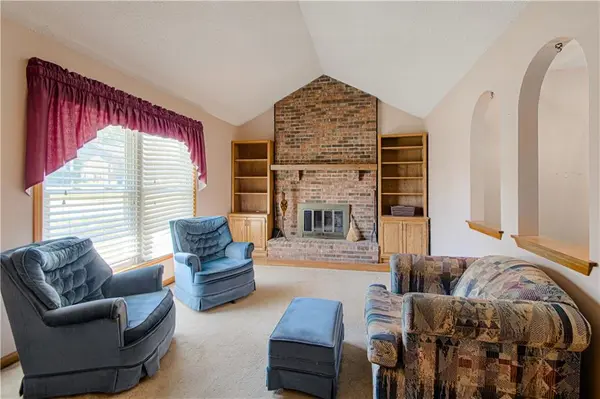 2106 NW 84th TER, Kansas City, MO 64154
