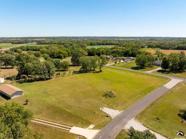 1722 N 579 RD, Baldwin City, KS 66006
