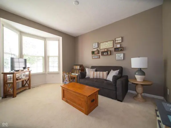 16111 Matlock CIR, Westfield, IN 46074