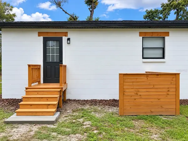 1702 W JOHNSTON AVE, Tampa, FL 33603