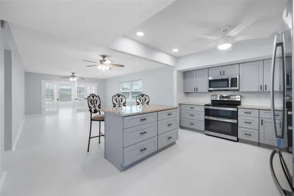 2258 WORLD PARKWAY BLVD W #40, Clearwater, FL 33763