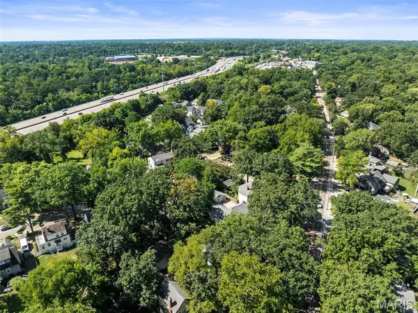 8436 Big Bend BLVD, Webster Groves, MO 63119