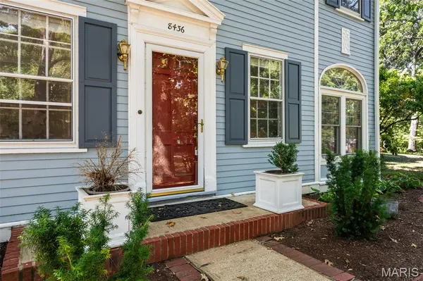 8436 Big Bend BLVD, Webster Groves, MO 63119
