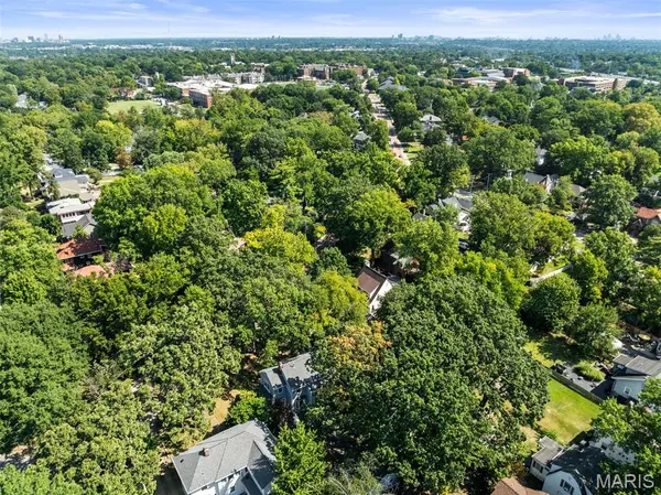 8436 Big Bend BLVD, Webster Groves, MO 63119