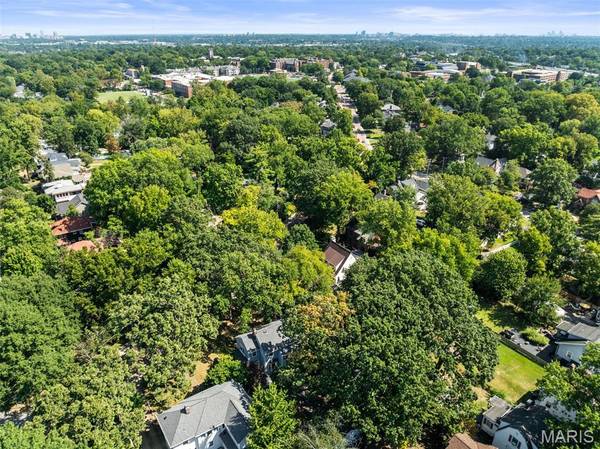 8436 Big Bend BLVD, Webster Groves, MO 63119