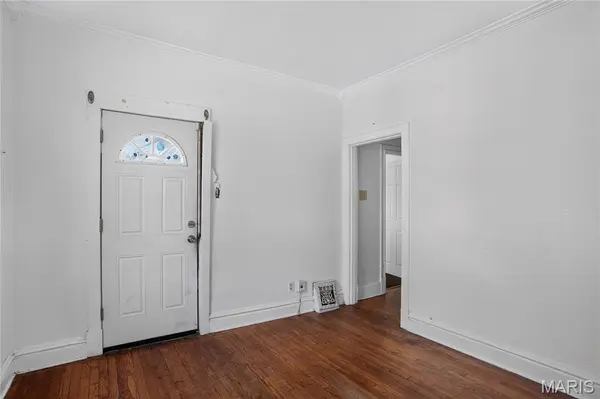 2344 Burns AVE, St Louis, MO 63114