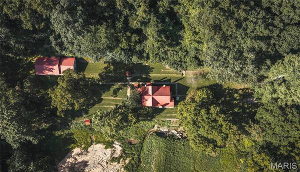 385 Highway V, Davisville, MO 65456