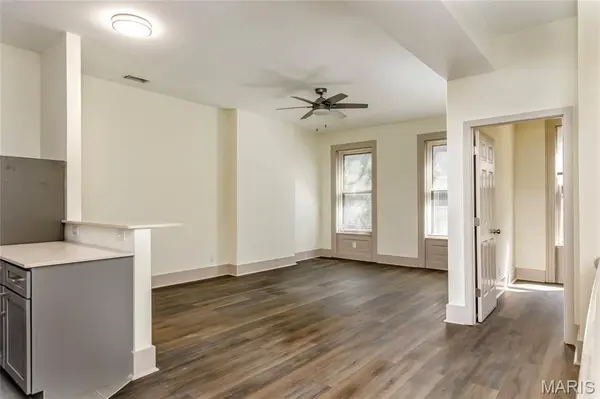3805 Shenandoah AVE #A - 2nd floor, St Louis, MO 63110