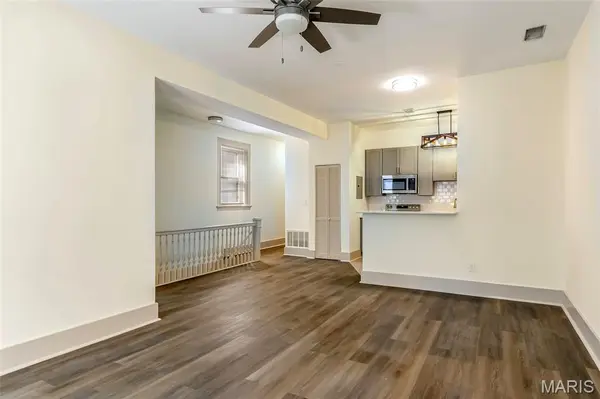 3805 Shenandoah AVE #A - 2nd floor, St Louis, MO 63110