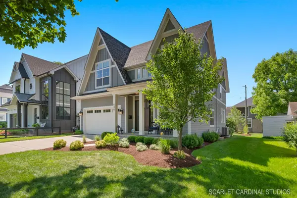 530 W Benton AVE, Naperville, IL 60540