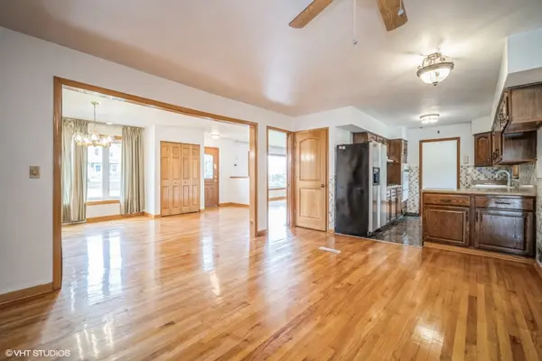 1045 E Thacker ST Des Plaines, IL 60016