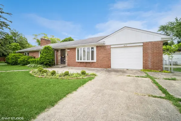 1045 E Thacker ST, Des Plaines, IL 60016