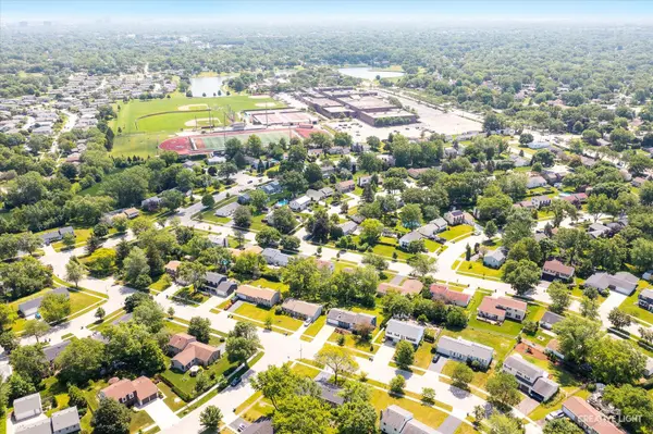 1319 Elgin LN, Schaumburg, IL 60194