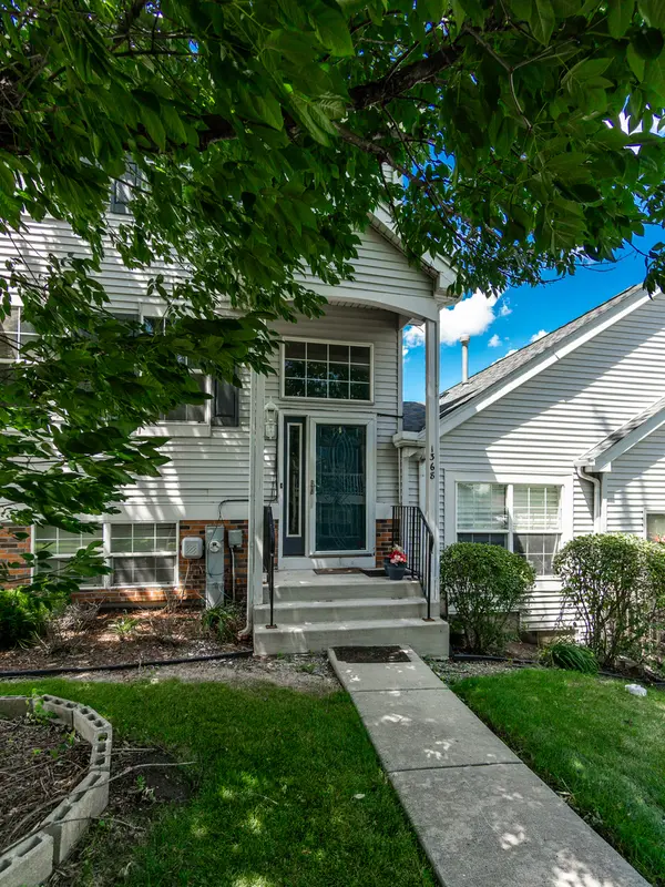 1368 Fox Hound TRL, Beecher, IL 60401