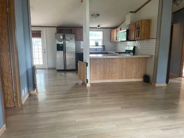 175 E East ST, Argenta, IL 62501