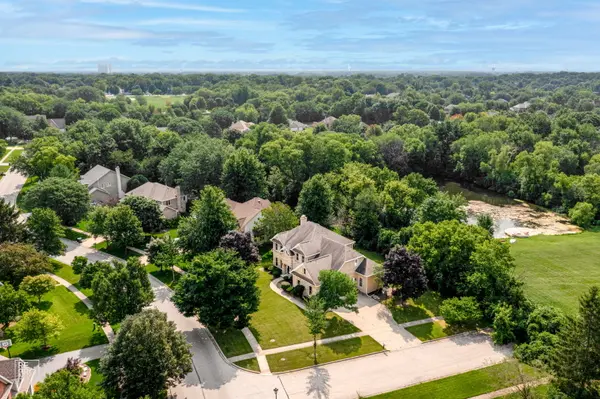 602 Bailey DR, Batavia, IL 60510