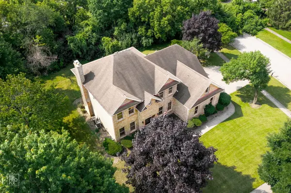 602 Bailey DR, Batavia, IL 60510
