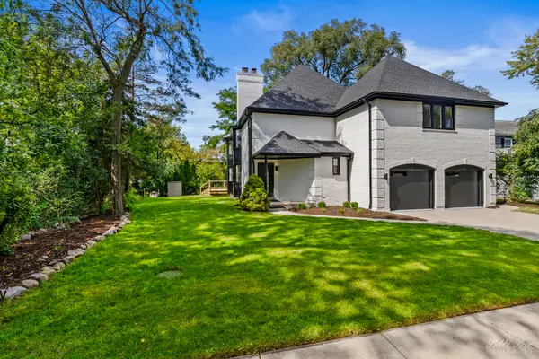 412 Locust PL, Deerfield, IL 60015