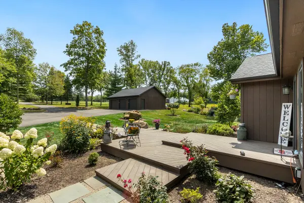 911.5 Melugins Grove RD, Compton, IL 61318