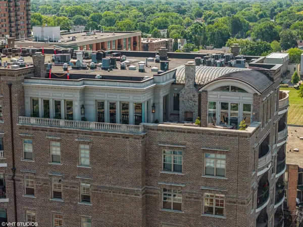 151 W Wing ST #902, Arlington Heights, IL 60005