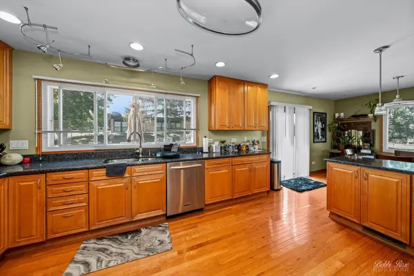 801 Knightsbridge LN, Schaumburg, IL 60195