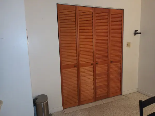 727 S Maple AVE #303, Oak Park, IL 60304