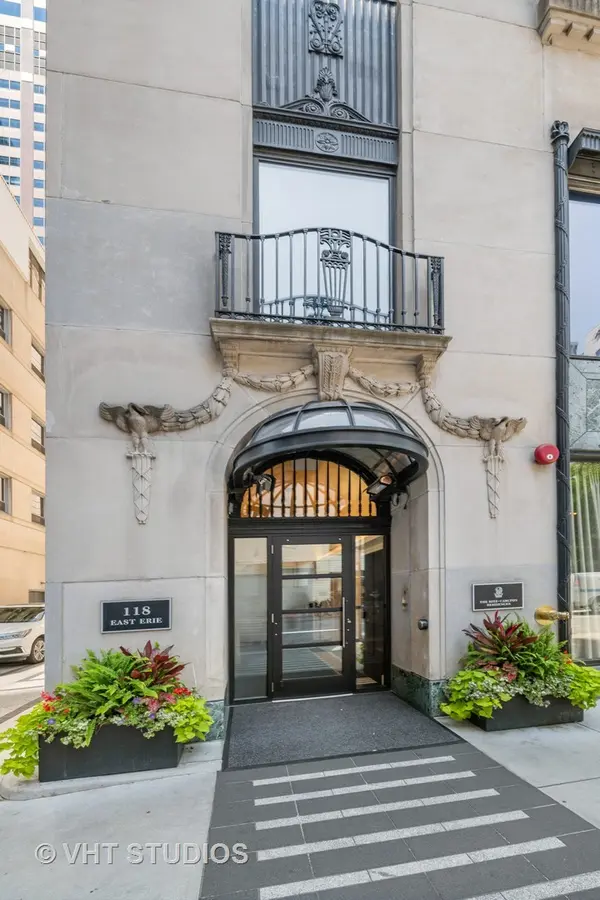 118 E Erie ST #25A, Chicago, IL 60611